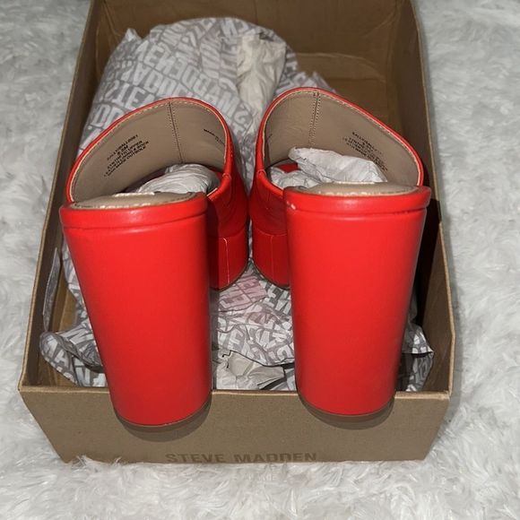 Steve Madden Sally red platforms 8.5 - Picture 3 of 9